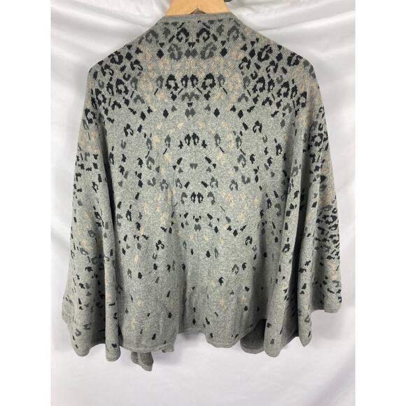 Cabi Gigi Cape Cardigan Sweater Animal Print Wrap OS - Picture 4 of 8